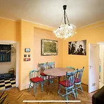 Best Location Cozy Art Flat